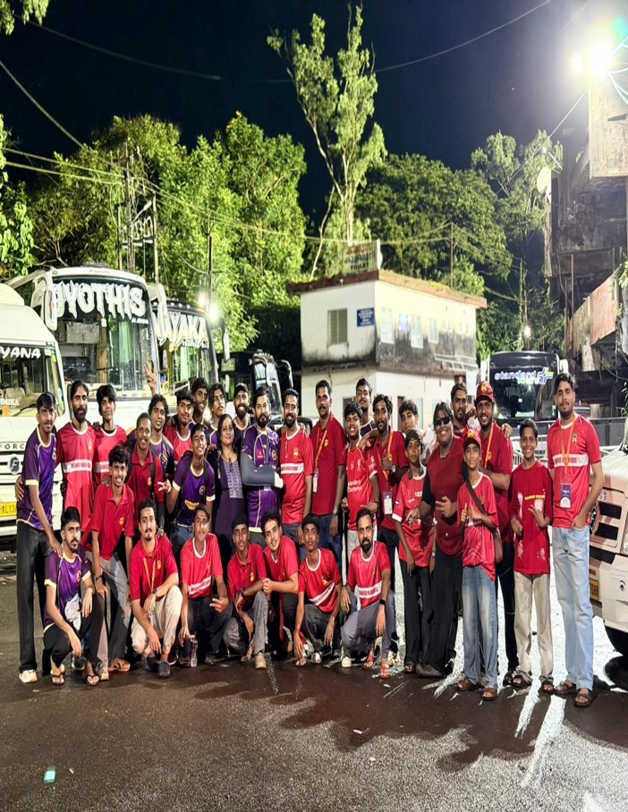 Red Mariners with Kochi Fans